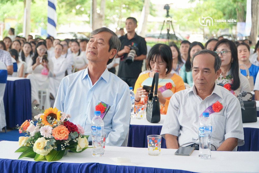 tổ chức hội khóa 20 năm