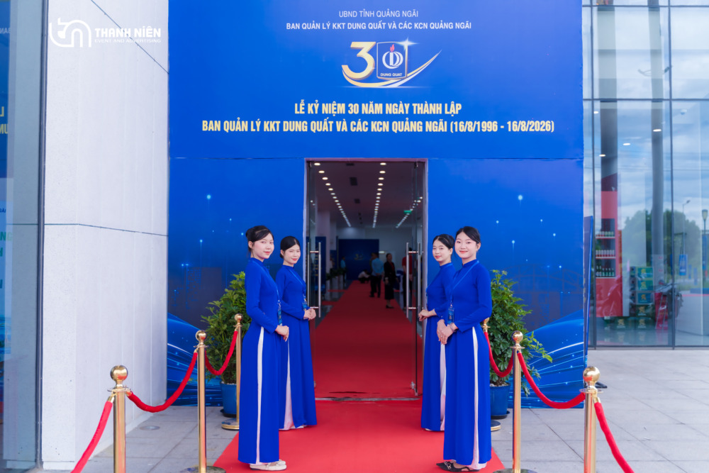 tổ chức sự kiện kỷ niệm 30 năm